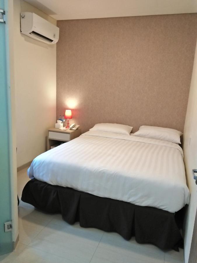 Kitara Hotel Jakarta Pokoj fotografie
